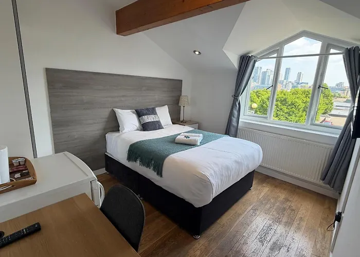 Riverbank Stay London